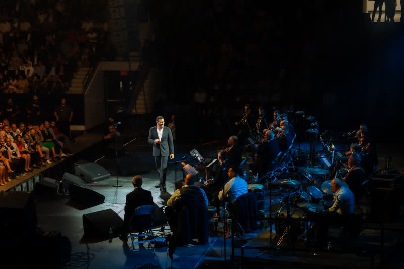 Kadim Al Sahir live photo